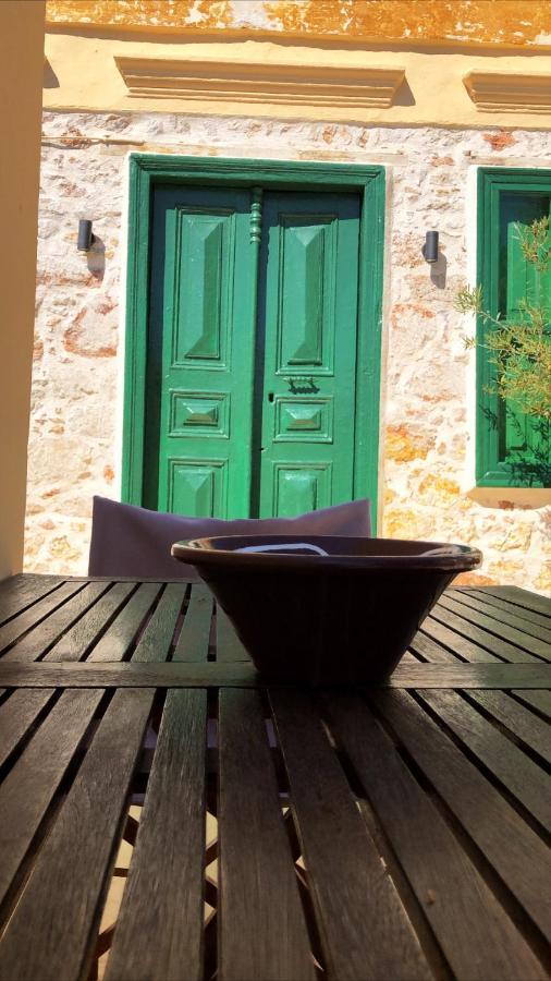 Hypate, Traditional Island Cottage Chalki Town 外观 照片