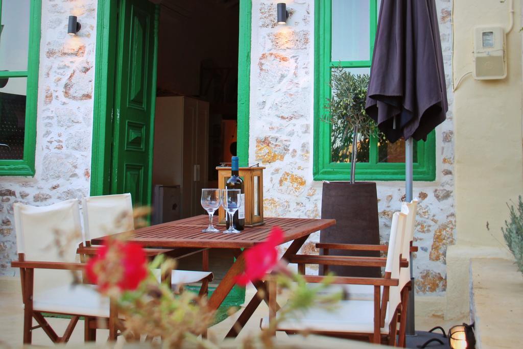 Hypate, Traditional Island Cottage Chalki Town 外观 照片