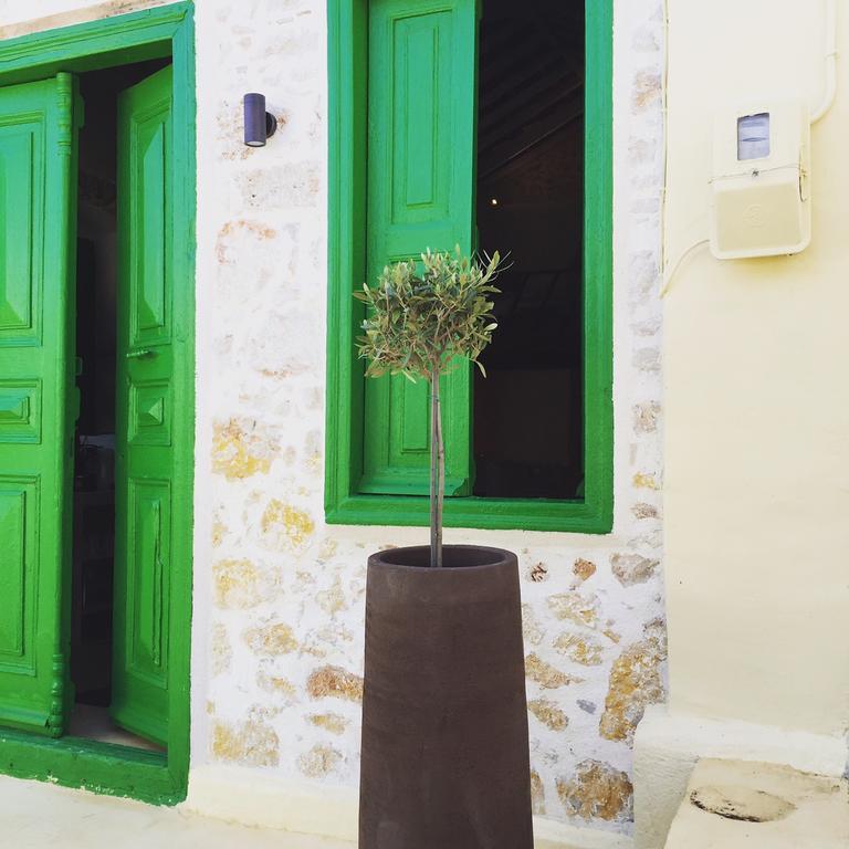 Hypate, Traditional Island Cottage Chalki Town 外观 照片